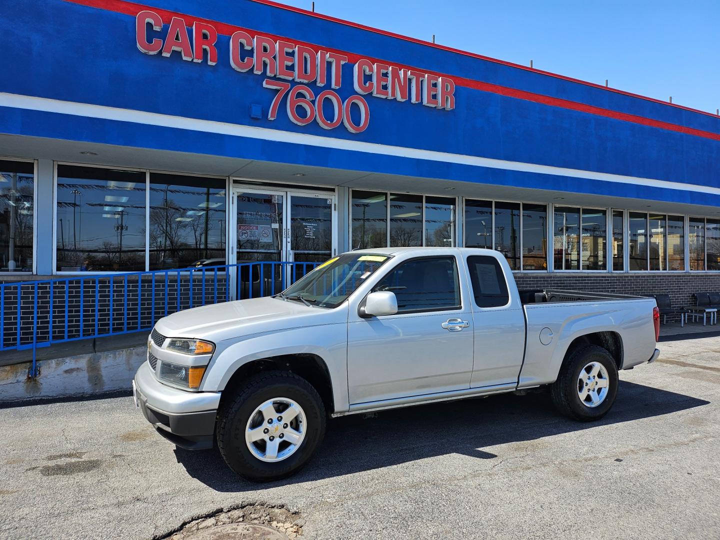 2012 SILVER Chevrolet Colorado 1LT Ext. Cab 2WD (1GCESCF91C8) with an 2.9L L4 DOHC 16V engine, 4-Speed Automatic transmission, located at 7600 S Western Ave., Chicago, IL, 60620, (773) 918-3980, 0.000000, 0.000000 - Photo#1